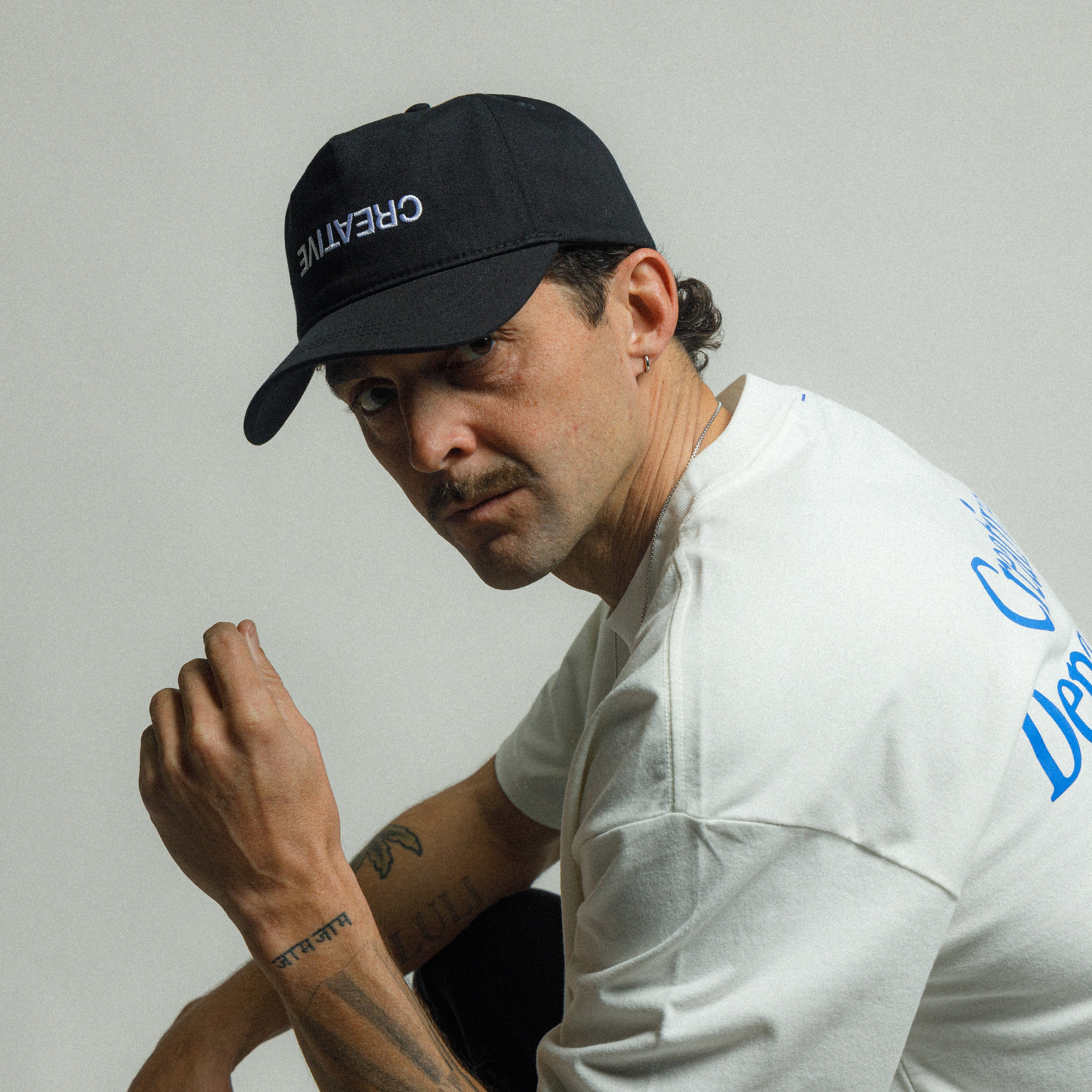 The Upside Down Hat - Black